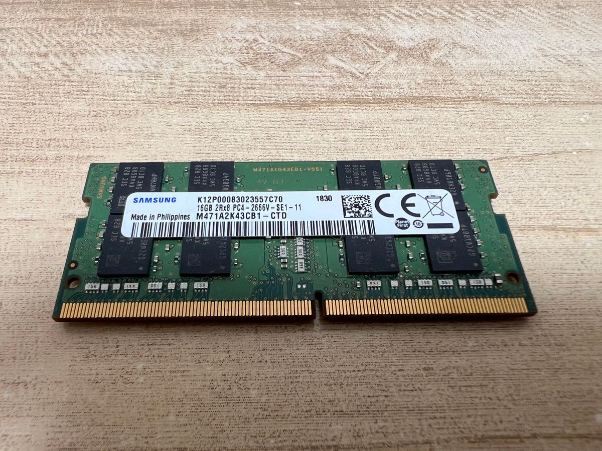 SAMSUNG 16GB 2Rx8 PC4 - 2666V - SE1-11M471A2K43CB1-CTD メモリ