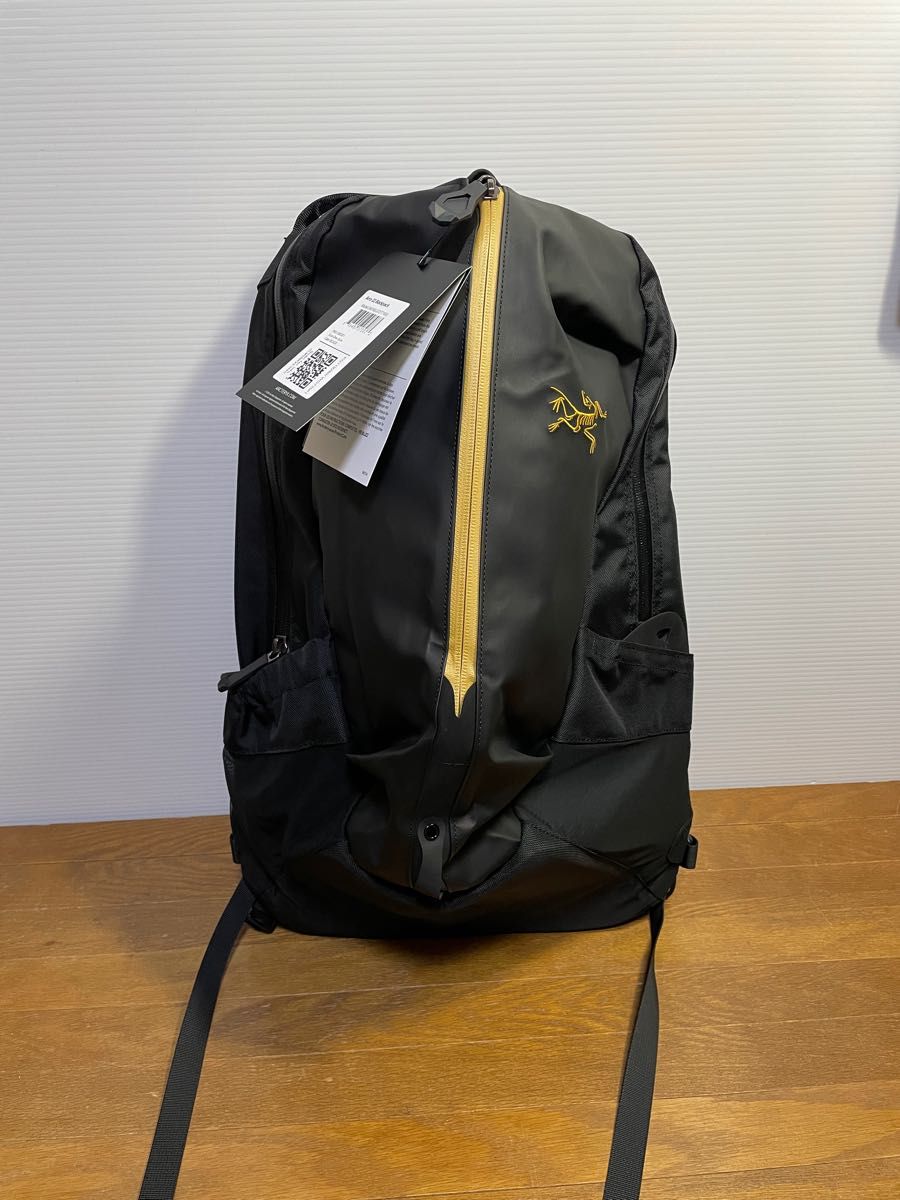新品未使用】 アークテリクス アロー22 ゴールド ブラック ARC 新品未使用】 アークテリクス アロー22 ゴールド ブラック ARC