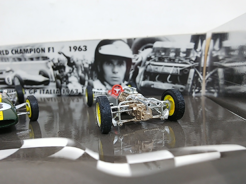 ■ BRUMMブルム 1/43 A005 Lotus 25 G.P. Italia telaio 1964 Jim Clark ロータス ジム・クラーク レーシングミニカー_画像3