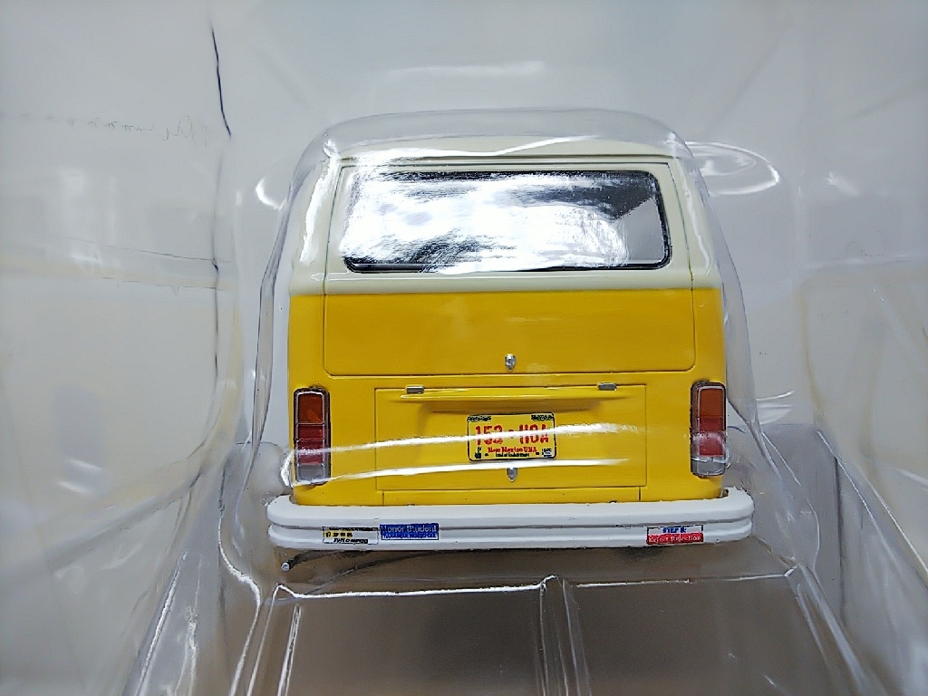 ■ GREENLIGHTグリーンライト 1/24 1978 VOLKSWAGEN TYPE (T2) BUS イエロー×ホワイト フォルクスワーゲン・バス モデルミニカー_画像3