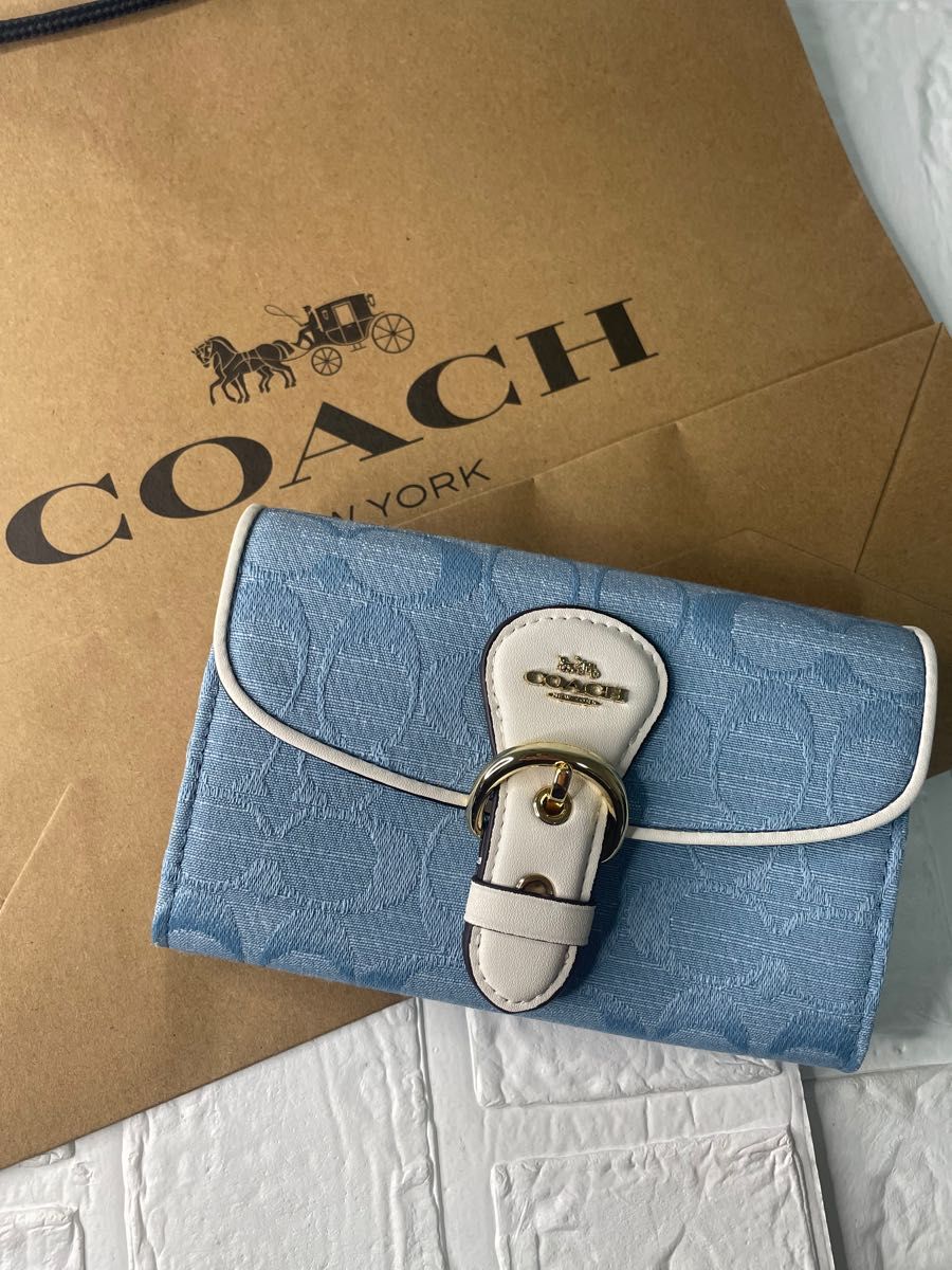 COACH シグネチャー シャンブレー クリオ ウォレット ライトカーキ