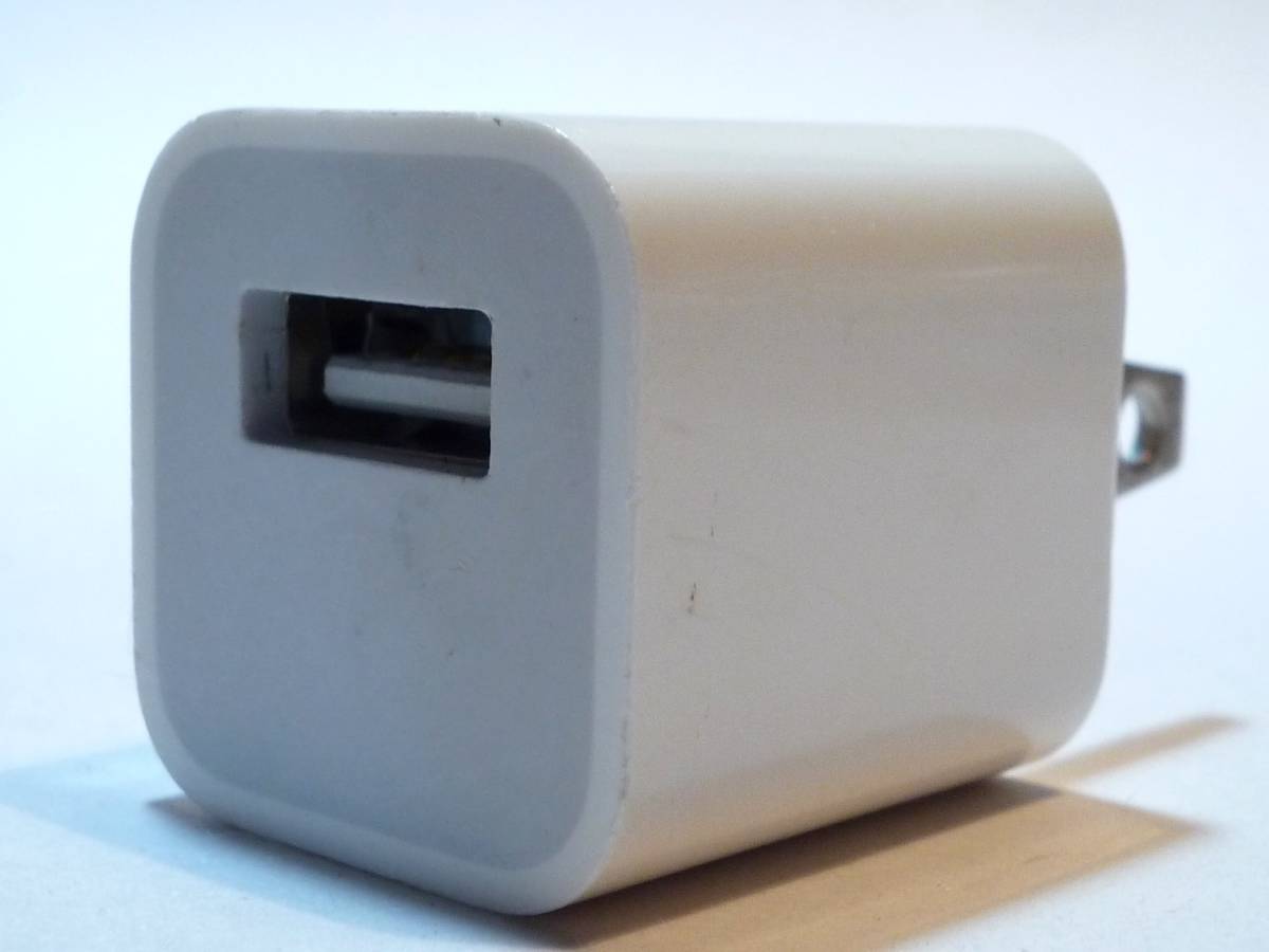 39394 Apple/アップル 純正 iPhone ACアダプター USB充電器 A1265_画像1