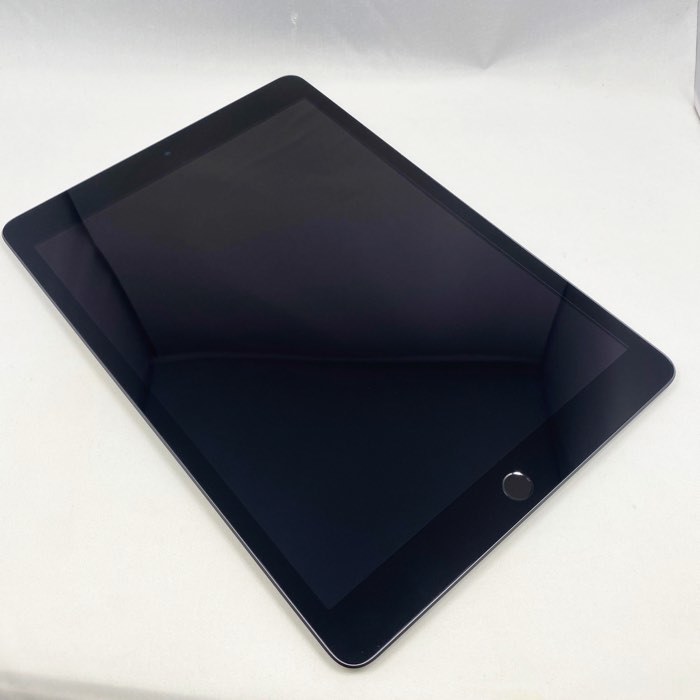 安価 ワタナベ Wi-Fiモデル iPad（第9世代） 256GB 9-256sg-a72d4