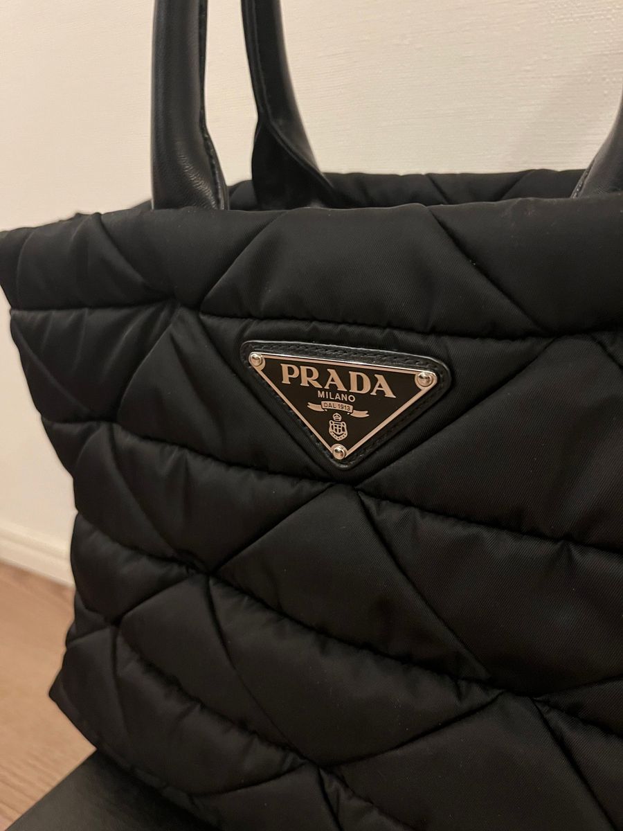 高価値 【最終お値下げ】PRADAパディットナッパトートバッグ トート