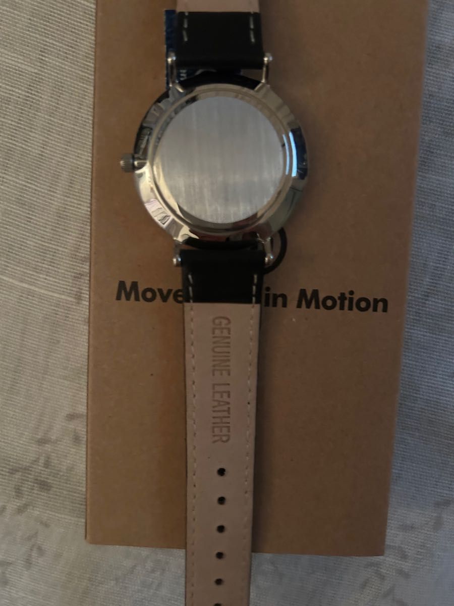 新品　movement in motion ユニセックス腕時計