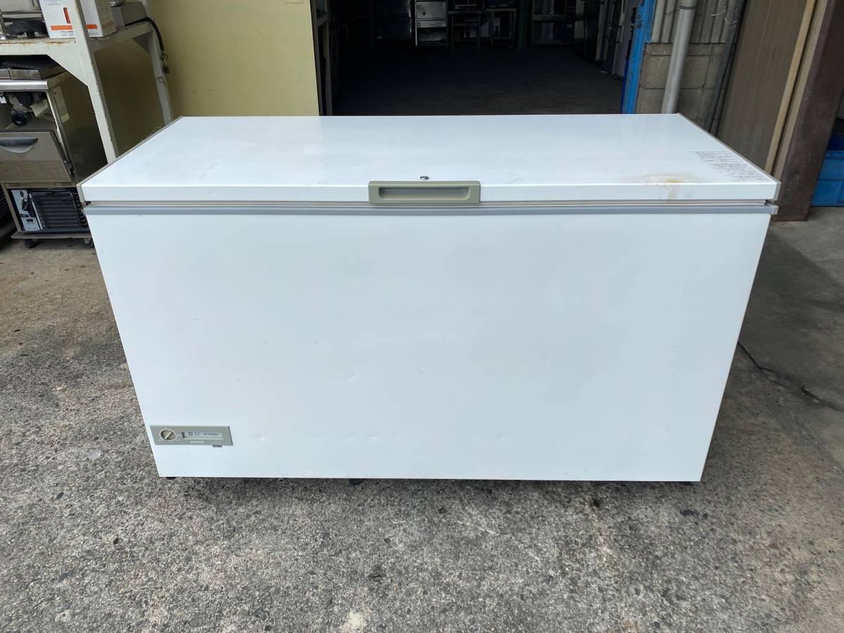 Yahoo!オークション - サンヨー 大型冷凍ストッカー SCR-R551N 556L Yahoo!オークション - サンヨー 大型冷凍ストッカー SCR-R551N 556L