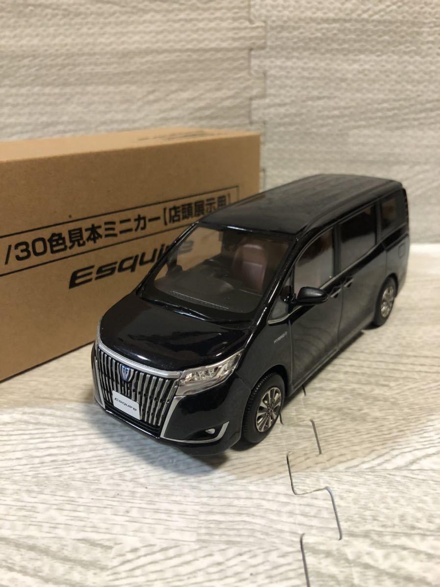 輝い 新型エスクァイア トヨタ 1/30 Esquire ミニカー スパークリング