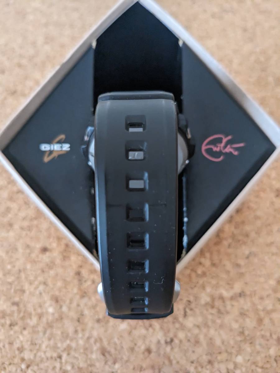 公式の店舗 新品訳あり Eric Clapton × G-Shock GIEZ GS-100EC-1T