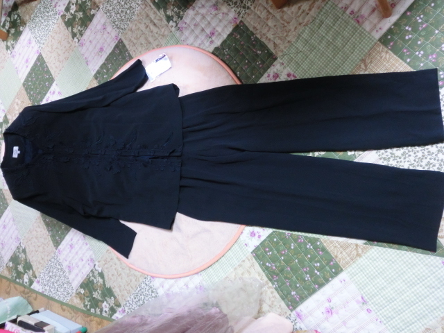 柔らかな質感の ■新品保管品:Ｍａｒｓｅｉｌｌｅ濃紺パンツスーツ　　　 Tn226 パンツスーツ一般