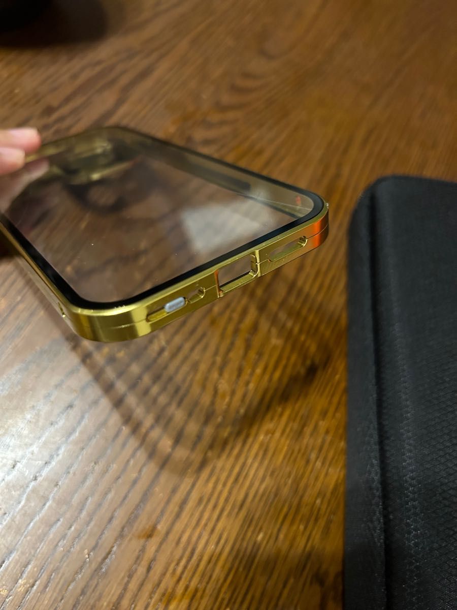 iPhone14用ワンピースレンズ保護カバー クリア　ロック式　透明両面９Ｈ強化ガラス 360°全面保護アルミバンパーマグネット式