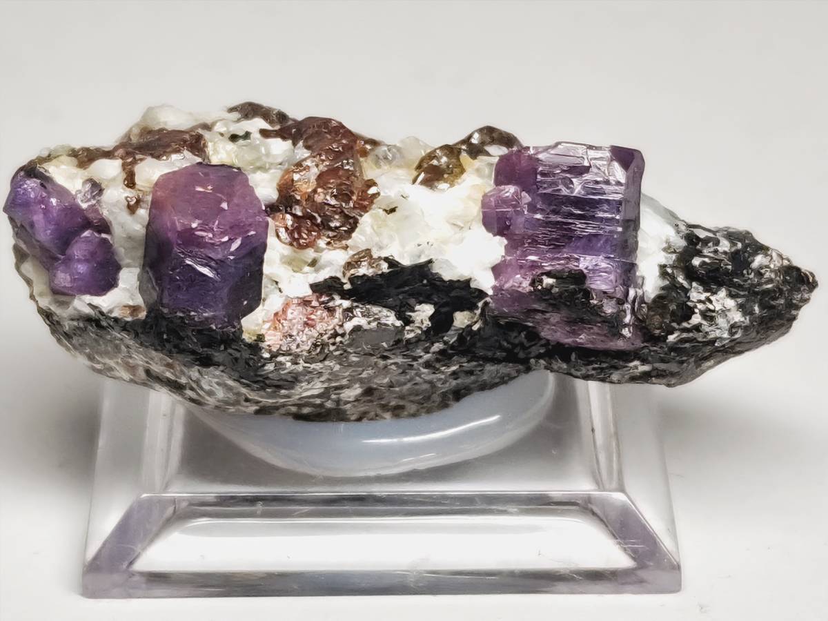 ルビー?59g コランダム 鋼玉 原石 翡翠 鑑賞石 自然石 誕生石 鉱石 鉱物 水石 寶石 置石 インテリア
