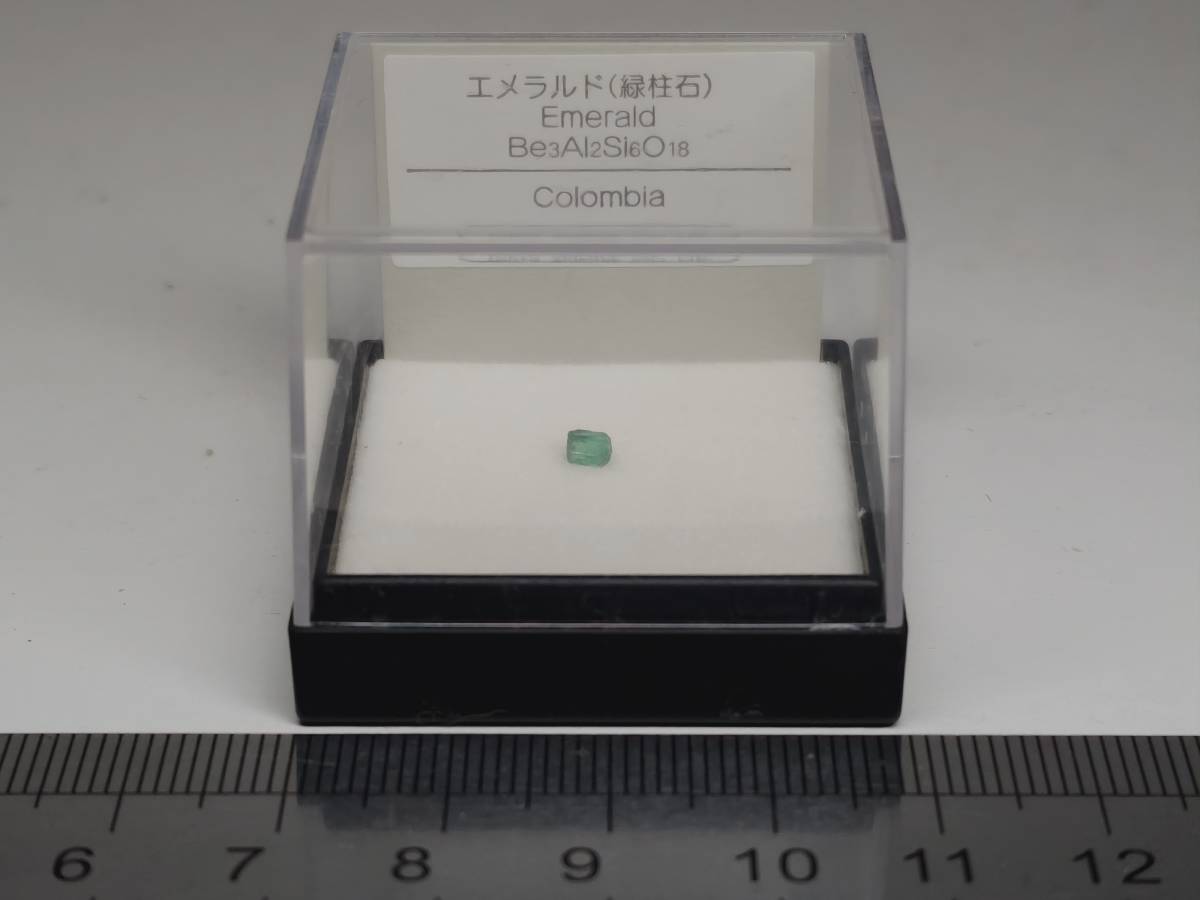 エメラルド・15g 緑柱石 ベリル 原石 翡翠 鑑賞石 自然石 誕生石 鉱石 鉱物 水石 宝石 置石 インテリア_画像1