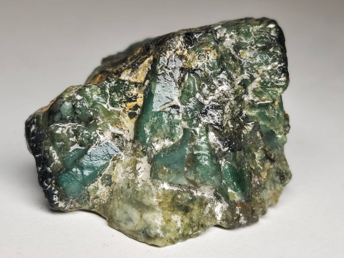 エメラルド  緑柱石 ベリル 原石 鉱物 鑑賞石 自然石 誕生石 宝石