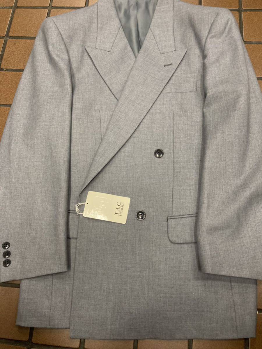 【新品】生地厚 ダブル4ッ釦1ッ掛スーツ サイズM(YA5相当) 総裏 ノーベント 袖釦3個 日本製 シルバーグレイ色 セットアップスーツ タグ付き_画像2