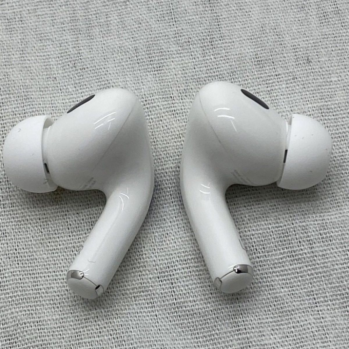 Apple AirPods Pro 第2世代 MQD83J/A ワイヤレスイヤホン 2022年 20490