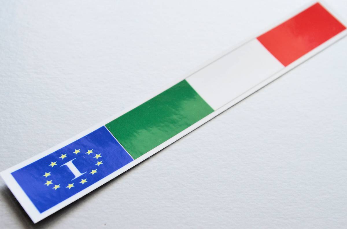 B_2■イタリア国旗バナーステッカー2枚セット Sサイズ■ヨーロッパ 屋外耐候 耐水 シール_車やスーツケースに！ EU_画像3