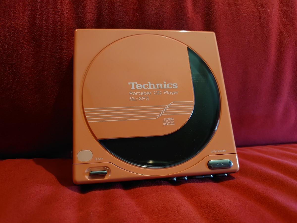 【Technics】SL-XP3 PINK vintage PORTABLE CD PLAYER テクニクス　レトロ　ポータブル　CDプレーヤー アダプター　松下電器産業_画像3