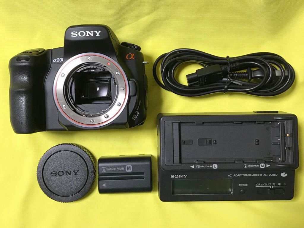 デジタル一眼レフカメラ　ソニー SONY α200 ボディ DSLR-A200 + 充電器 AC-VQ850 +バッテリー NP-FM500 #0013706_画像1