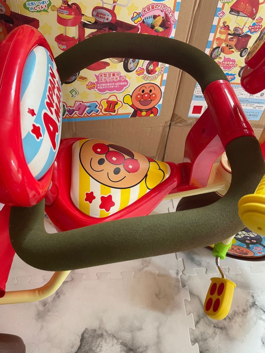 それいけ!アンパンマン デラックスⅡ (ブザー付おでかけ三輪車)
