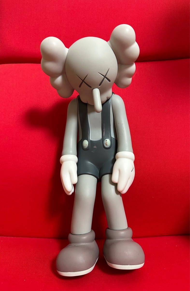 KAWS モチーフフィギュア