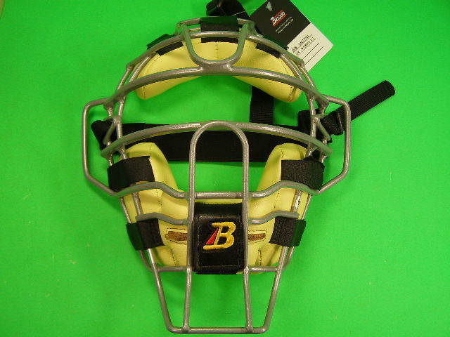 2022セール オーダー BELGARD ベルガード 審判用マスク 硬式野球用 シルバー×クリーム 軽量マスク UM770W 発声のしやすい W型パッド Bマーク付き マスク