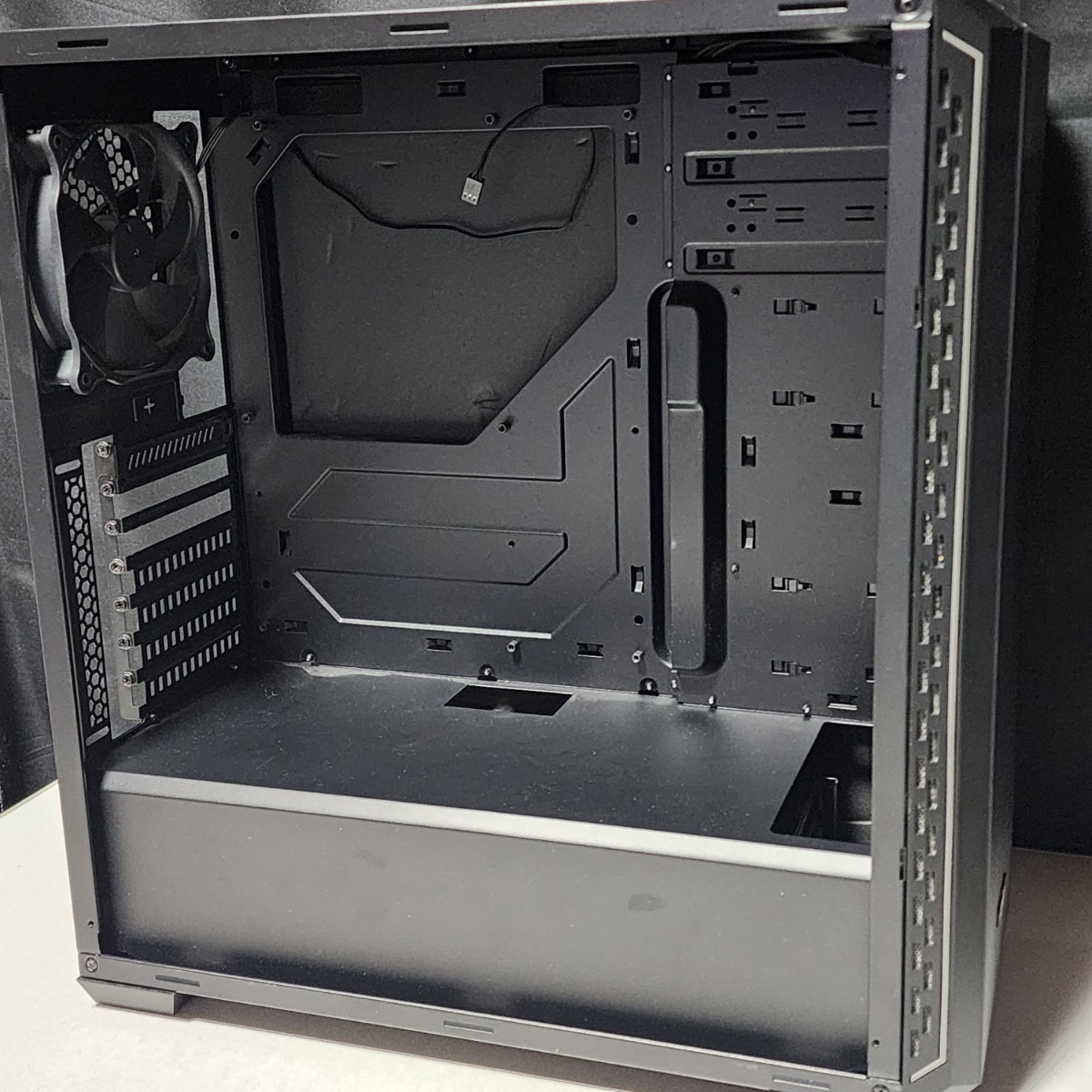 ANTEC P7 Silent ミドルタワー型PCケース(ATX)|Yahoo!フリマ ANTEC P7 Silent ミドルタワー型PCケース(ATX)|Yahoo!フリマ