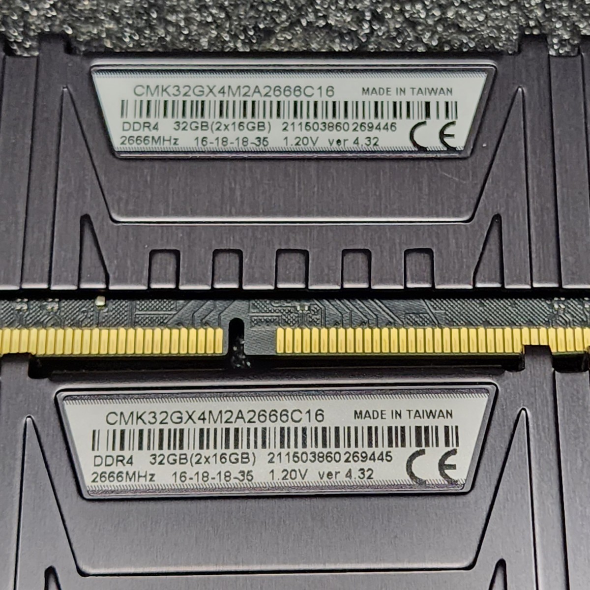 CORSAIR VENGEANCE LPX DDR4-2666MHz 32GB (16GB×2枚キット