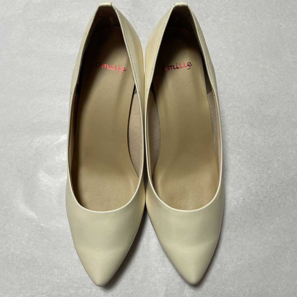  pumps cream color 