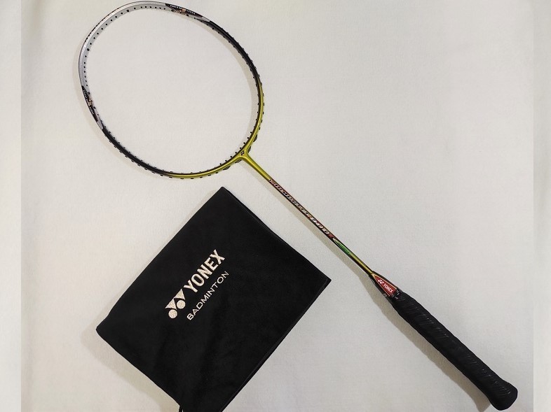 大人気新品 YONEX ヨネックス 【美品】バトミントンラケット