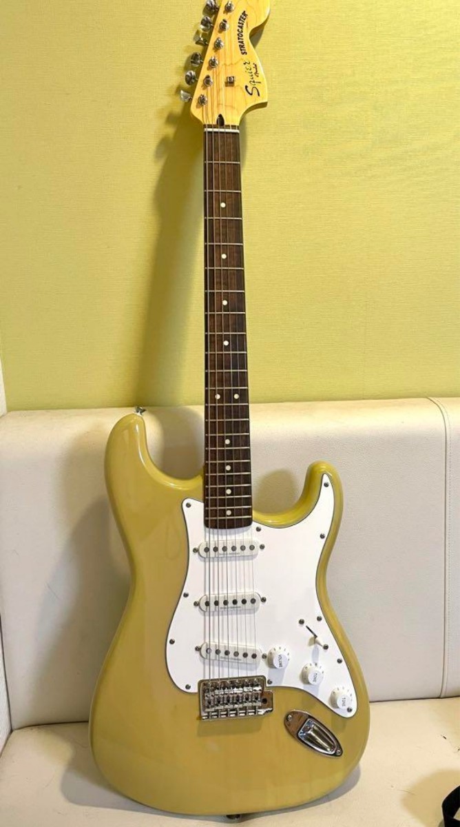 ほぼ新品、リアトーンが効く！Squier Vintage Modified ST