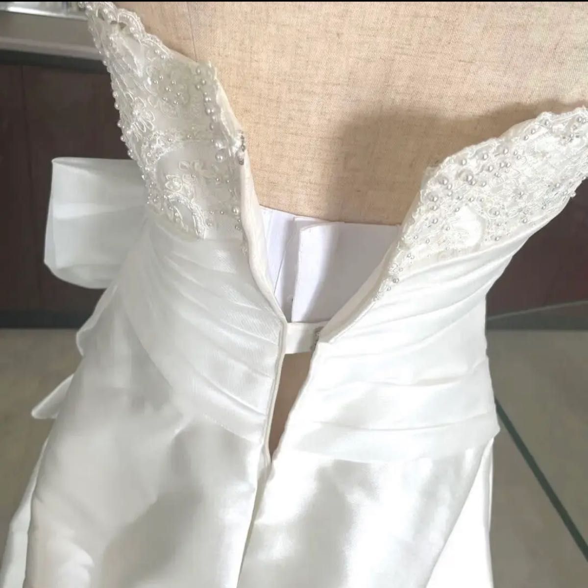 【未使用美品】レンタルより破格!!高級レースパール使いウェディングドレス S