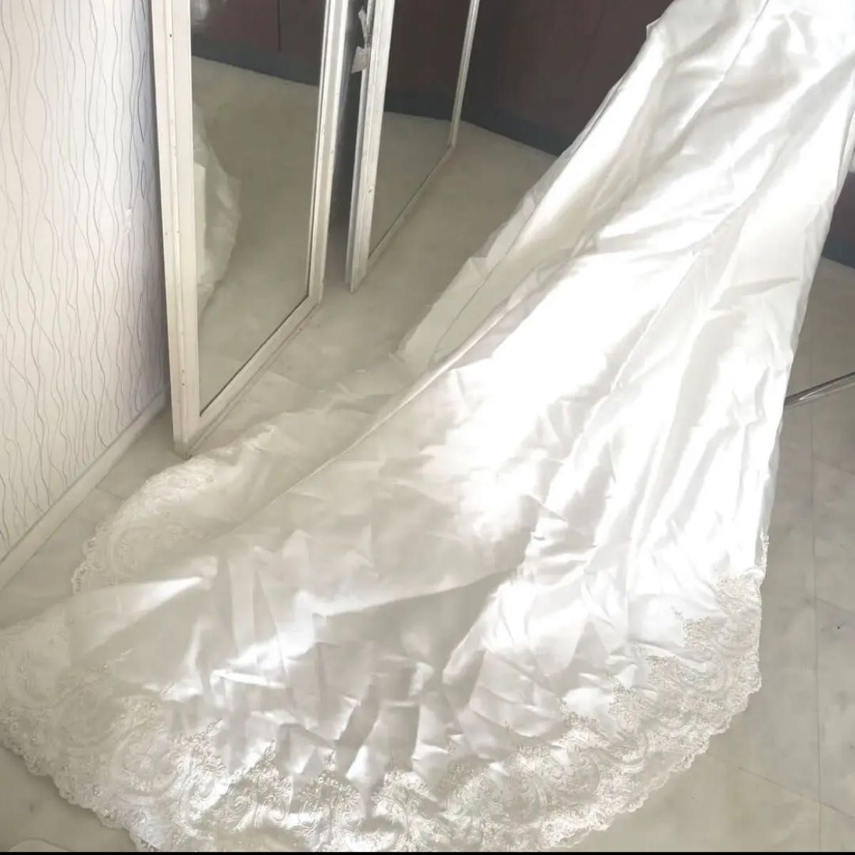 【未使用美品】レンタルより破格!!高級レースパール使いウェディングドレス S