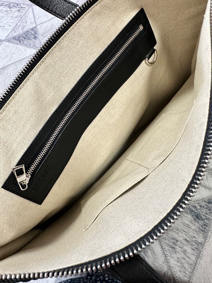 Xmas秋冬アイテム 【LOEWE銀座購入】メンズLOEWEリピート アナグラム黒