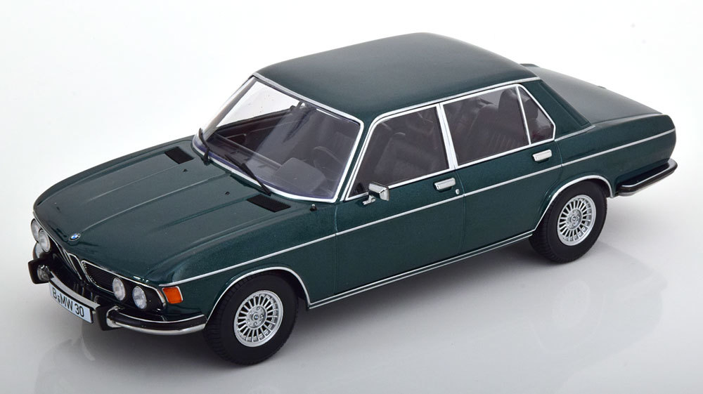 KK scale 1/18 BMW 3.0S E3 2.Series 1971 darkgreen　ダイキャスト製