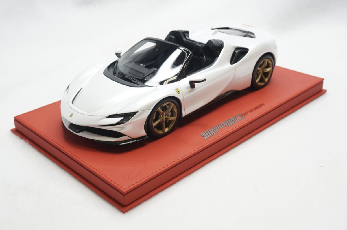  special order goods BBR 1/18 Ferrari SF90 Spider Bianco fuji gold wheels Ferrari SF90 Spider Deluxe pedestal case attaching 10 car limitation R