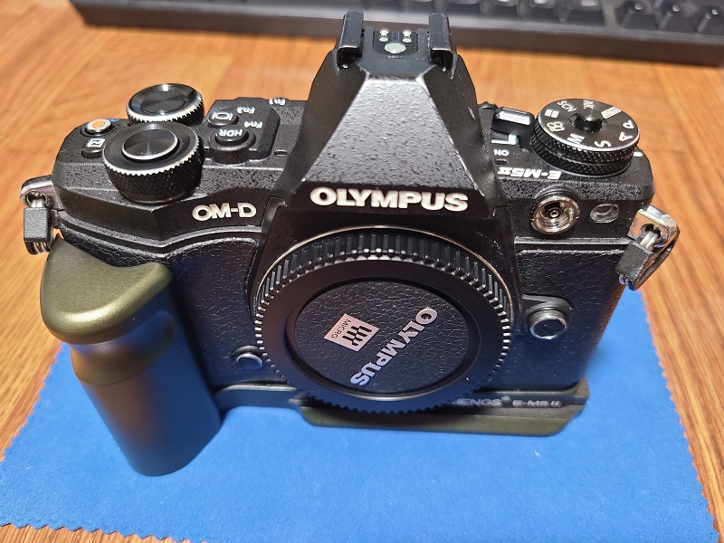 今年も話題の OM-D ジャンク 付属品 予備電池 OLYMPUS E-M5 ブラック