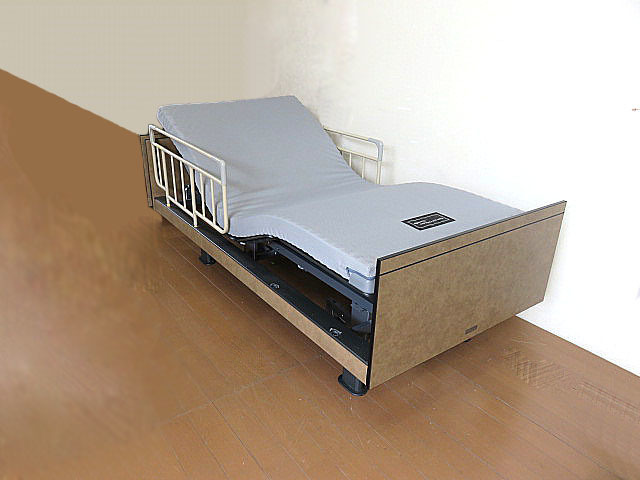 モデルルーム展示品 PARAMOUNT BED/パラマウントベッド 最上級ライン「インタイム」3モーター電動ベッド/セミシングルベッド 介護ベッドの画像2