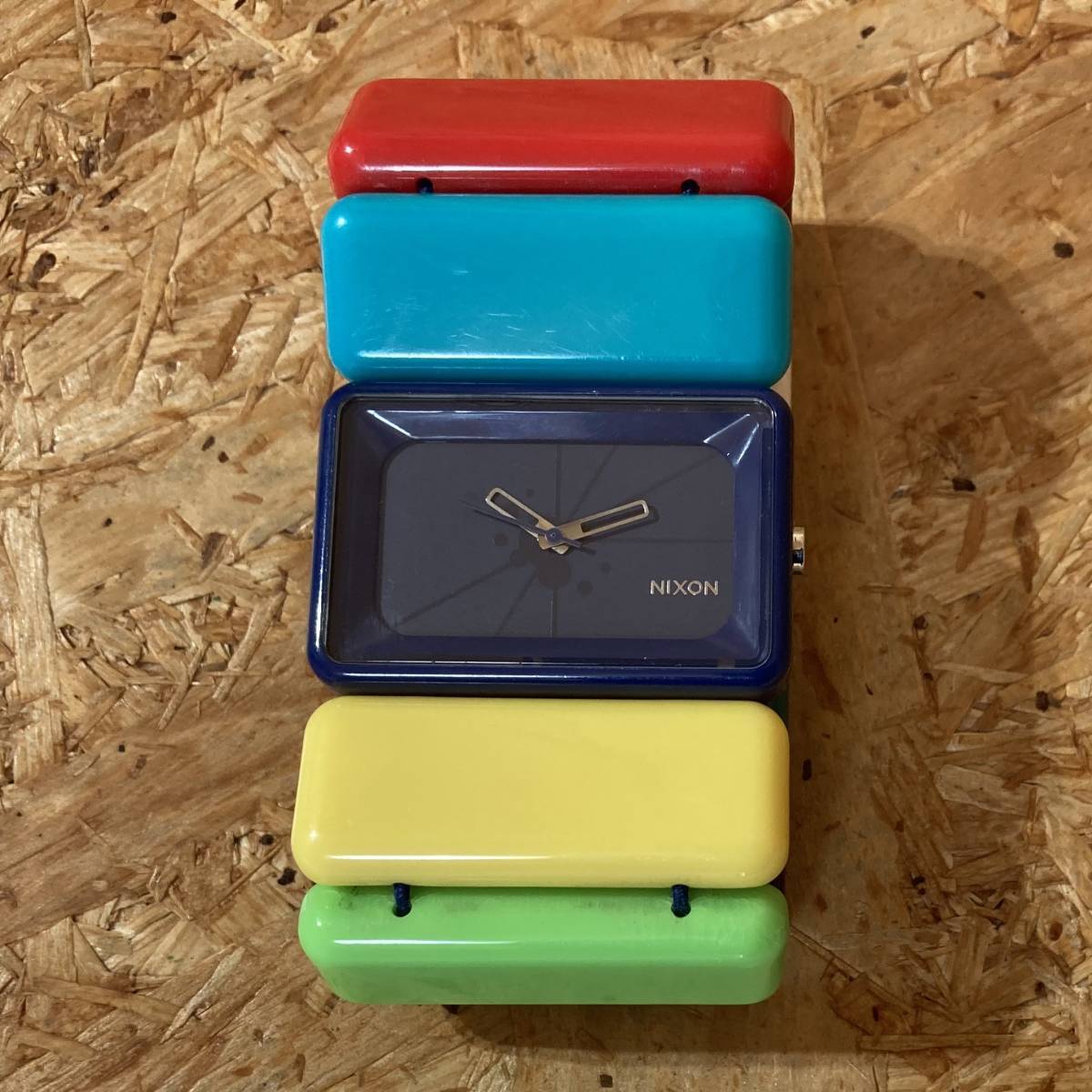 Nixon Vega Beams Boy 10th Anniversary Watch Collaboration Отдельное примечание Limited Nixon MultyColor 10th Anniversary Beamsboy