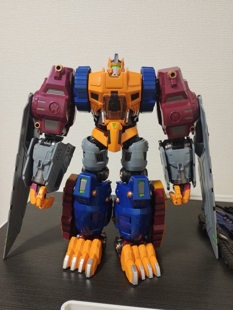 華麗 トランスフォーマー ビーストウォーズ パワードコンボイ っぽい