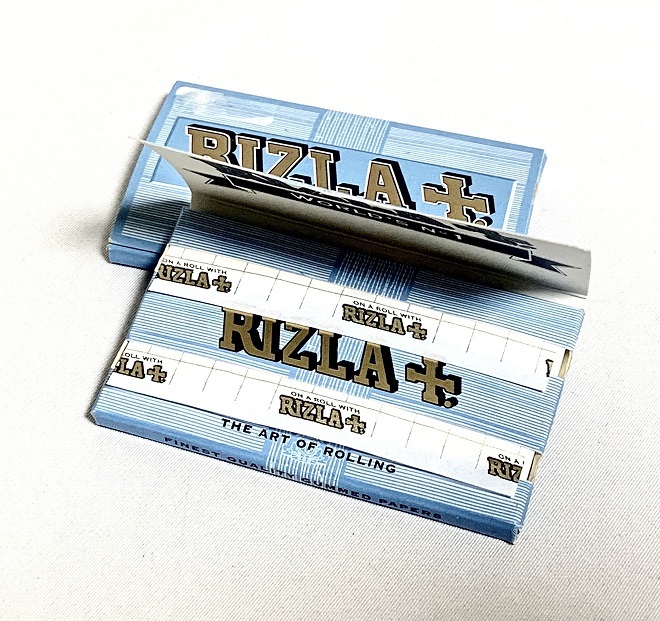 送料無料 刻みタバコ 巻き紙 RIZLA リズラ レギュラーサイズダブル100枚×2冊 ブルー 薄型 手巻きタバコ 神戸喫煙具 なんでもや本舗_画像2