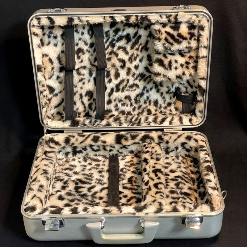  rarity leopard print interior ZERO HALLIBURTON ELITE Zero Halliburton aluminium attache case MADE IN USA