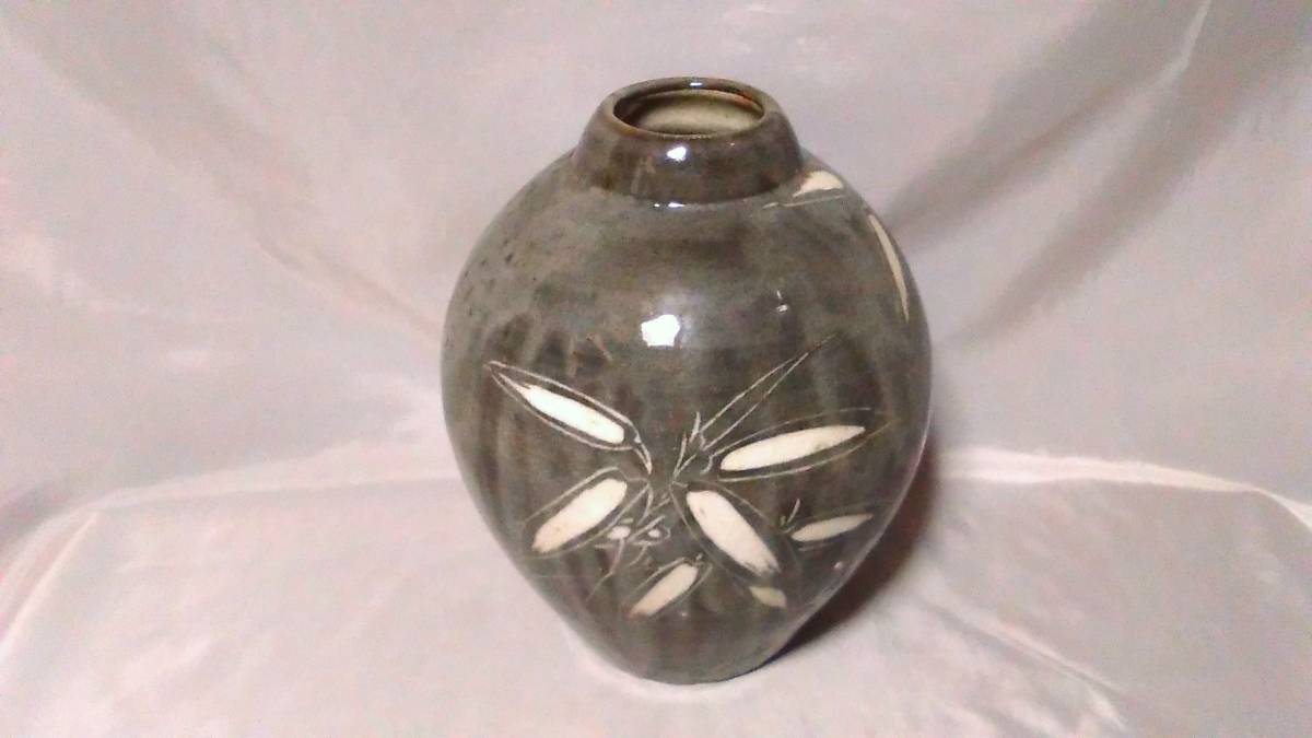 新品本物 【グレー釉笹文壺・花瓶】 大倉陶園 初期ヴィンテージ 僅少品 I0115E 大倉陶園 新品本物 【グレー釉笹文壺・花瓶】 大倉陶園 初期ヴィンテージ 僅少品 I0115E 大倉陶園