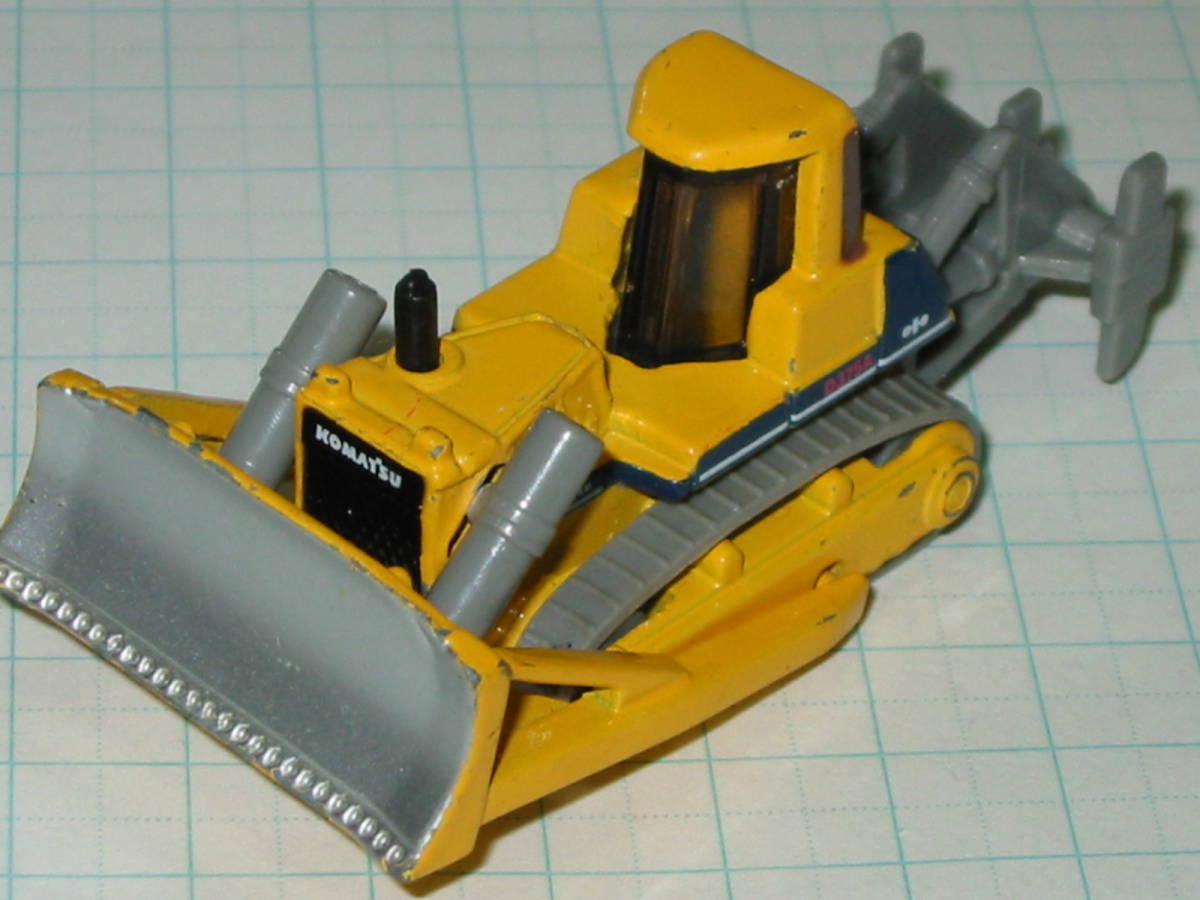 絶版品 トミカ 114 ポプラ社 のりものずかん はたらく車★小松 コマツ ブルドーザ D375A KOMATSU BULLDOZER D375A-2 ブルドーザー 中国製の画像1