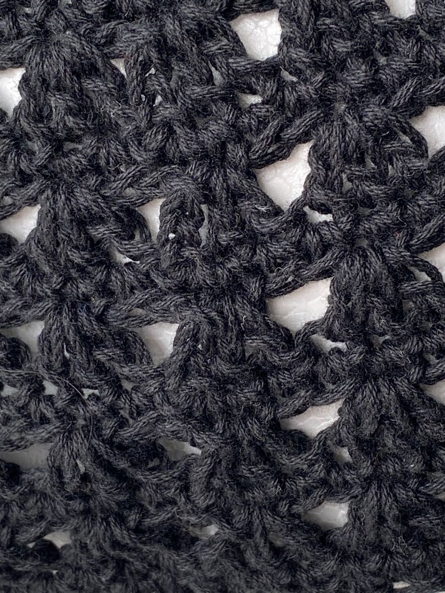 115 黒 ビーニー ワッチ 三角透かし編み 綿100％ やや小さめ ハンドメイド ニットキャップ