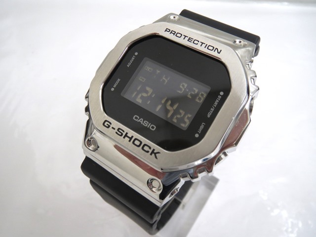 ◎G69764:CASIO カシオ G-SHOCK 腕時計 GM-5600 デジタル スクエア メタルベゼル シルバー ブラック 中古