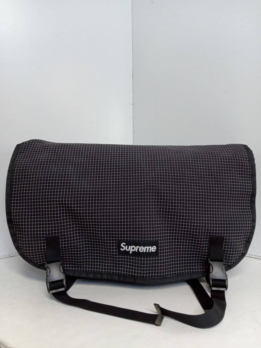 Supreme Supreme messenger bag black 