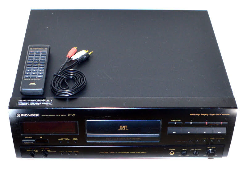高級感 D-05 パイオニア Pioneer 【純正リモコン付属/動作美品】 DAT 兄弟機 D-07 CU-D011 テープ デジタルオーディオ ダット Tape Audio Digital DAT機器
