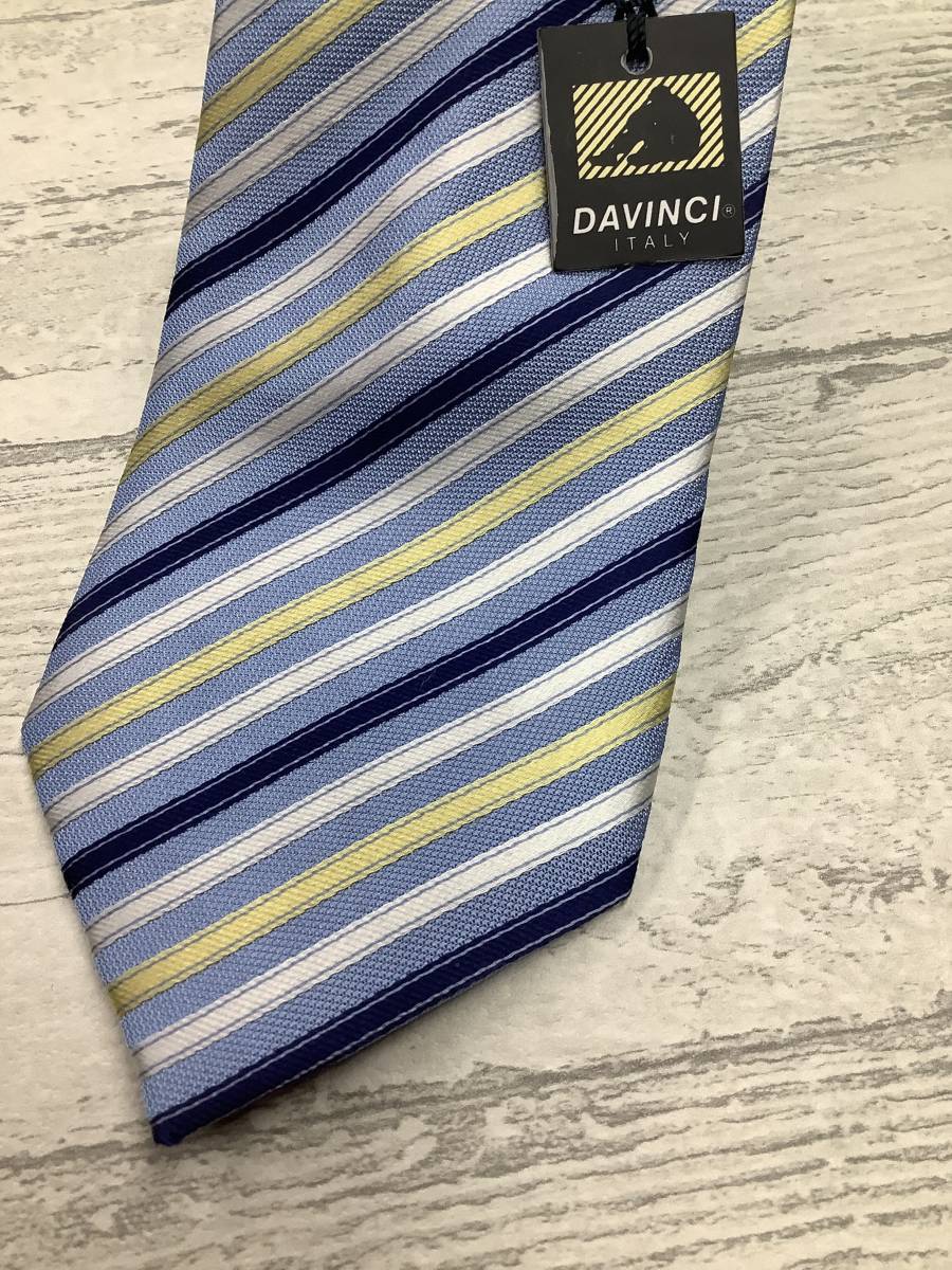 新品在庫処分　DAVINCI ダヴィンチ　サックス水色　白イエロー紺色ラインストライプ　シルク100%ネクタイ　お買い得_画像2