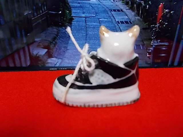 ■ 猫 (子猫４匹） ■ 陶器のミニチュア 　タイ王国製_画像3