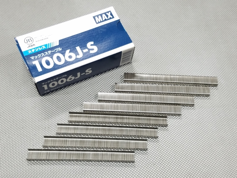 ●MAX ステンレス ステープル 1006J-S 800本 ＞ 肩幅10mm 足長6mm 国産 水上 バイク オートバイ 原付 エア エアー タッカー シート 針 芯_画像1